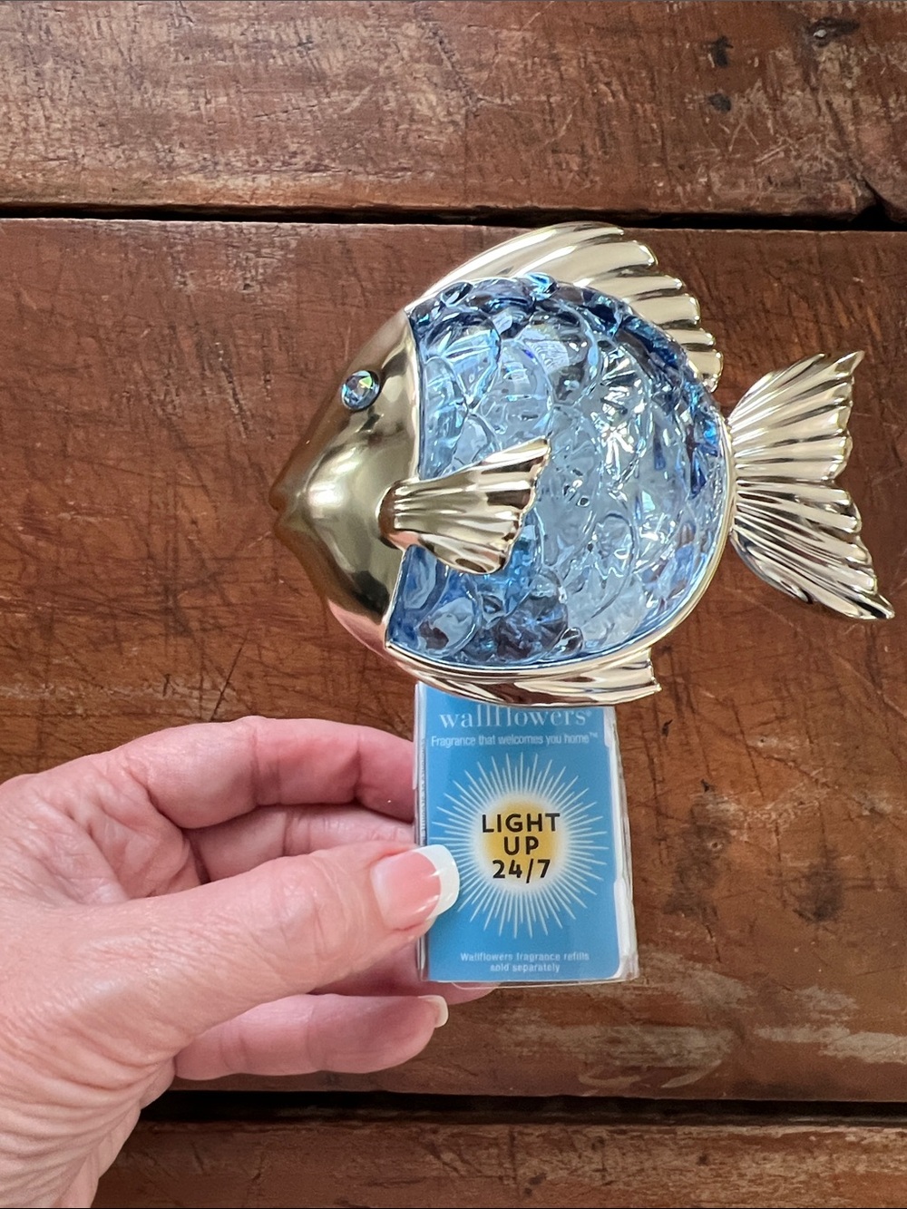 Bath & Body Works Wallflower Gold and Blue Fish Plug-In Fragrance Light (NEW)